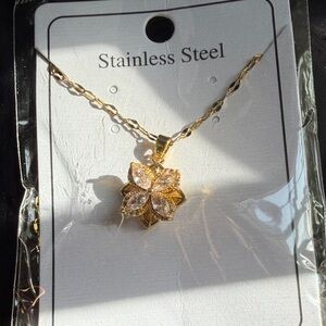 Gold Flower Pendant Necklace